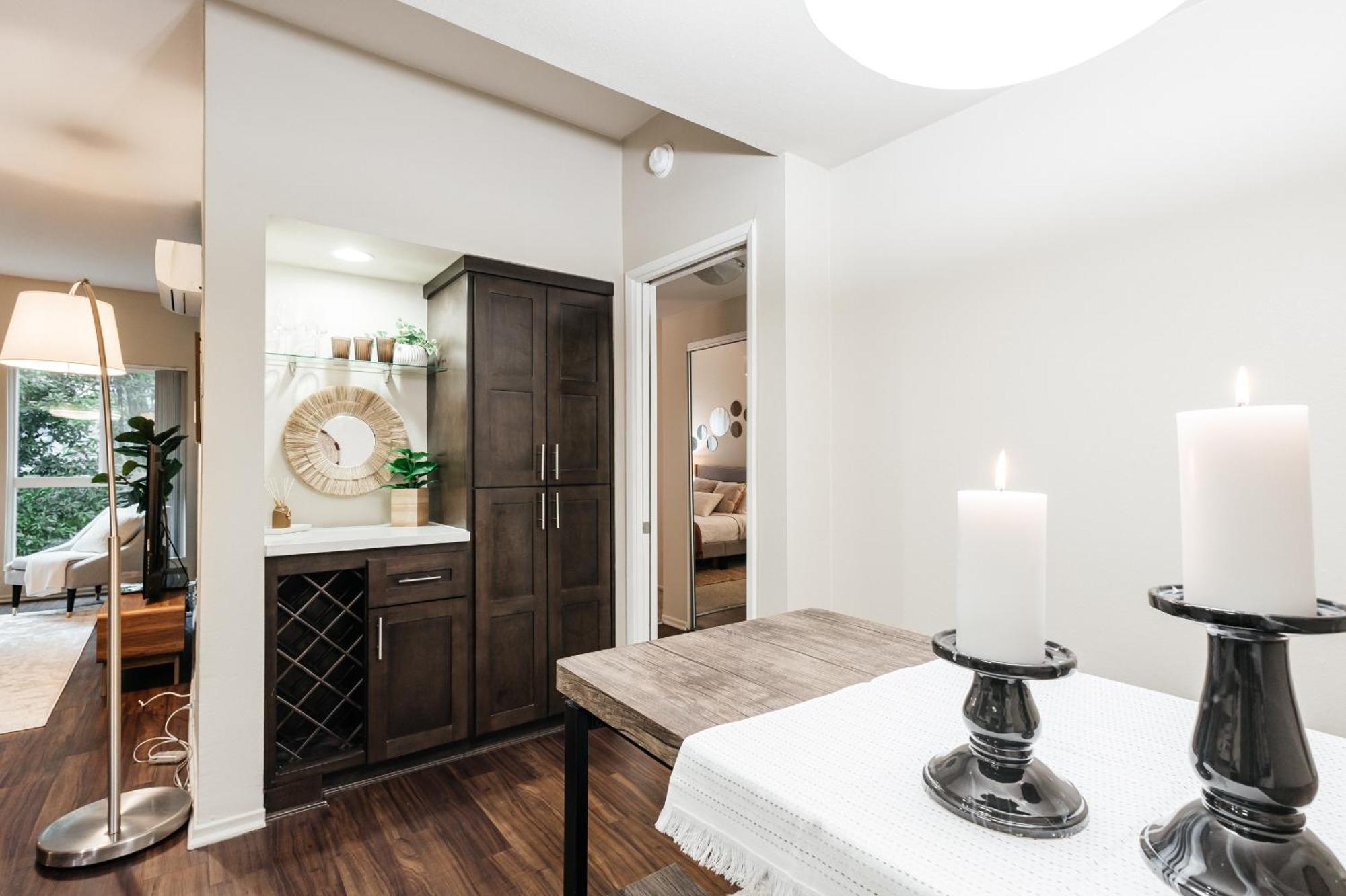 All You Need 1bd In Weho Apartment